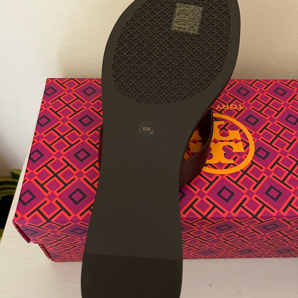 NIB Tory Burch Benton Thong Sandals Size 8 New Claret - Picture 9 of 10